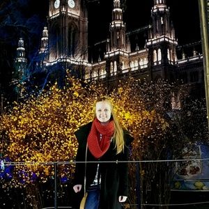 Meet your Posher, Cene